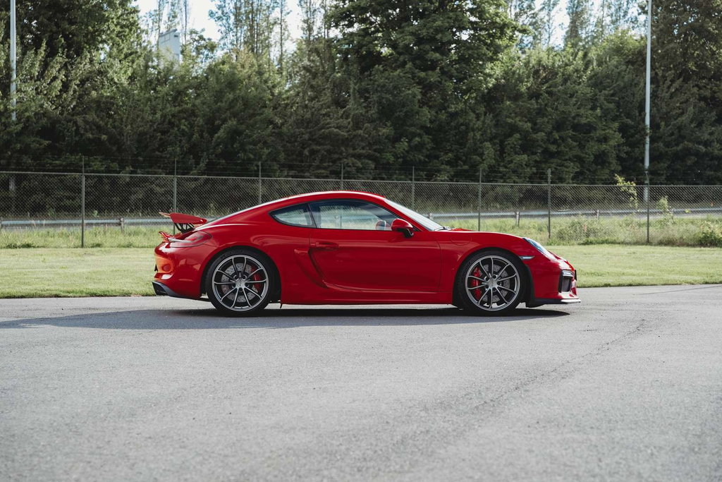 Porsche 981 Cayman GT4