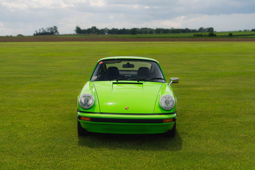 Porsche 911 Carrera 2.7