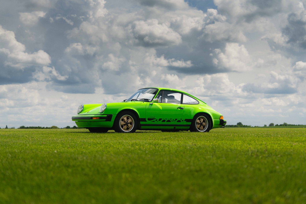 Porsche 911 Carrera 2.7