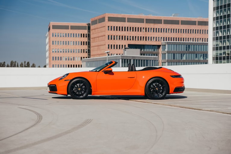 Porsche 992 Carrera