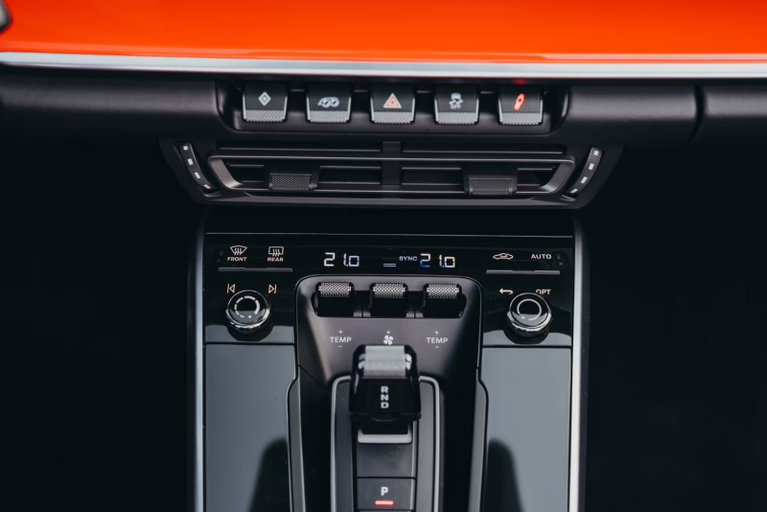 Porsche 992 Carrera