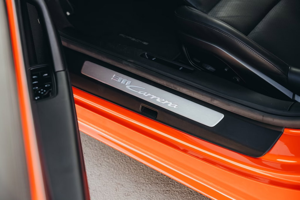 Porsche 992 Carrera