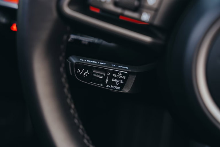 Porsche 992 Carrera