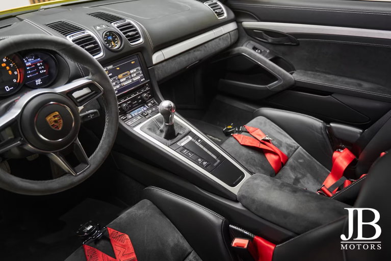 Porsche 981 Cayman GT4