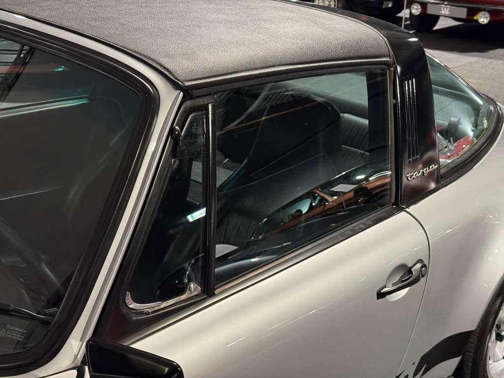 Porsche 911 Carrera 2.7