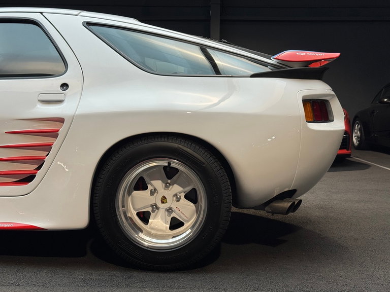 Porsche 928 S