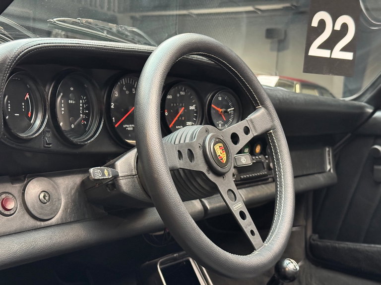 Porsche 911 Carrera 2.7