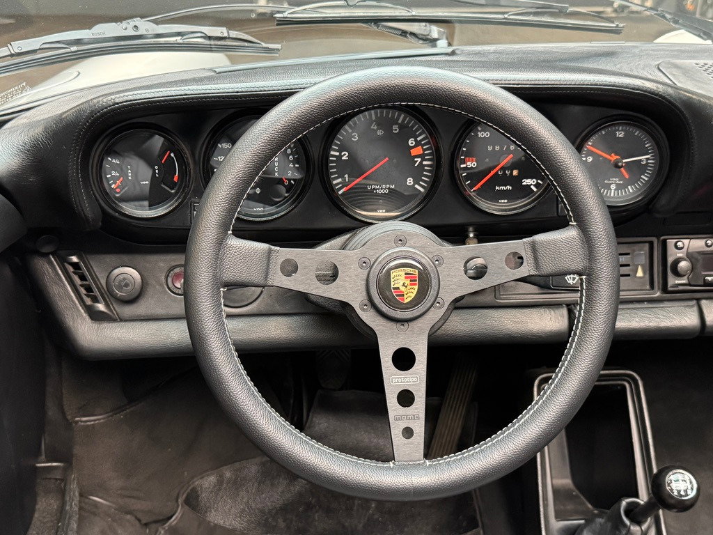 Porsche 911 Carrera 2.7