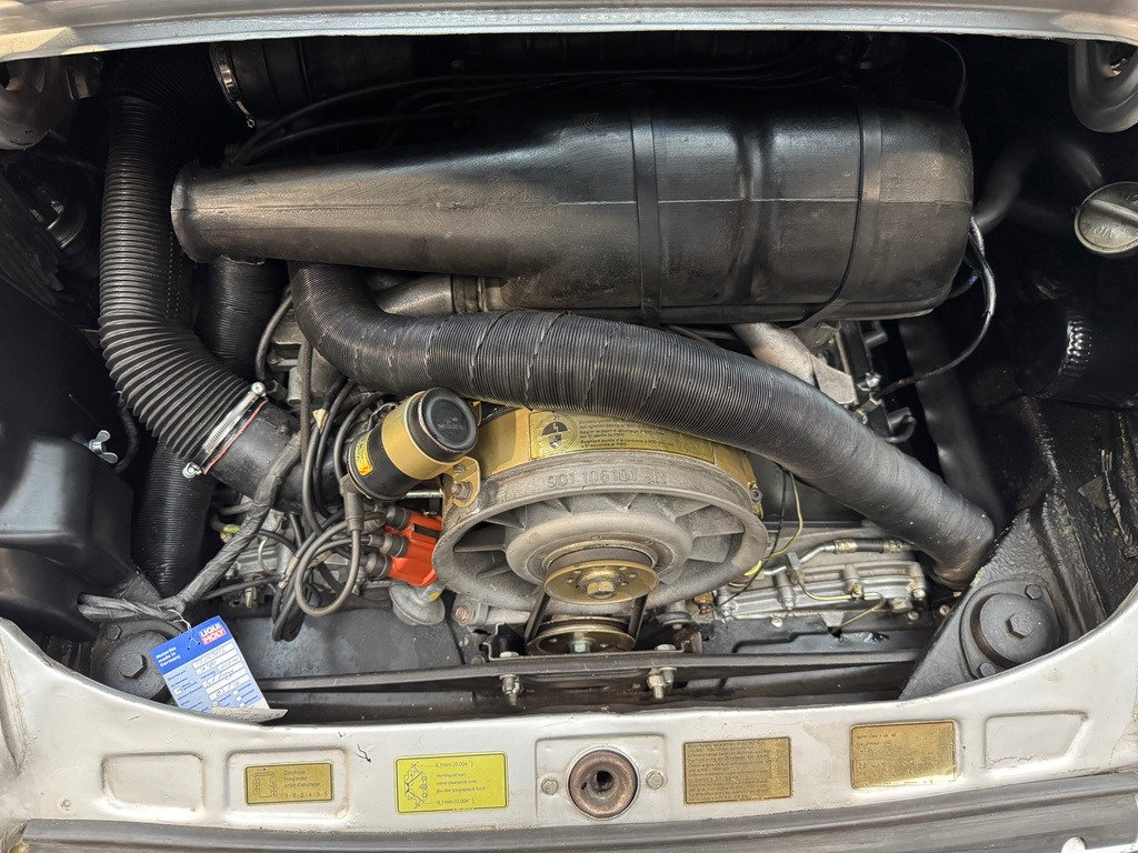 Porsche 911 Carrera 2.7