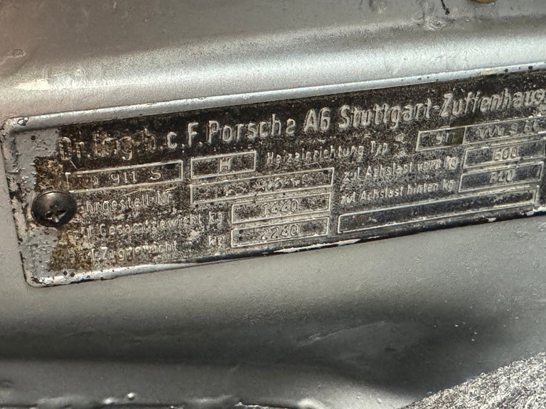 Porsche 911 Carrera 2.7
