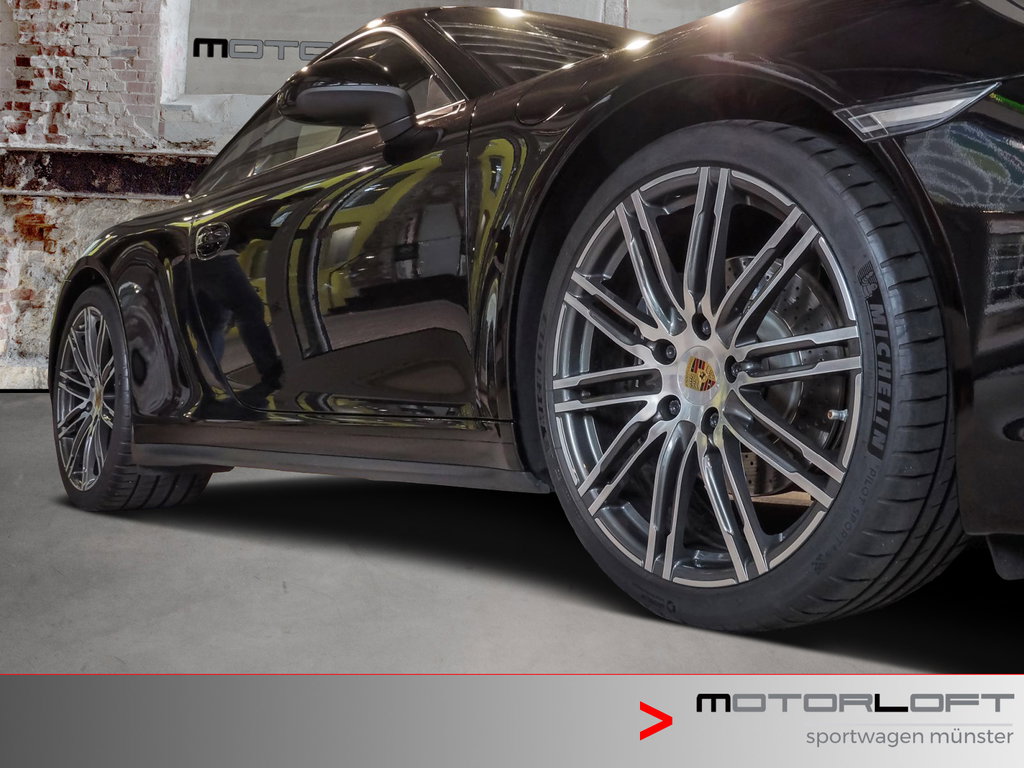 Porsche 991 Carrera 4 Black Edition