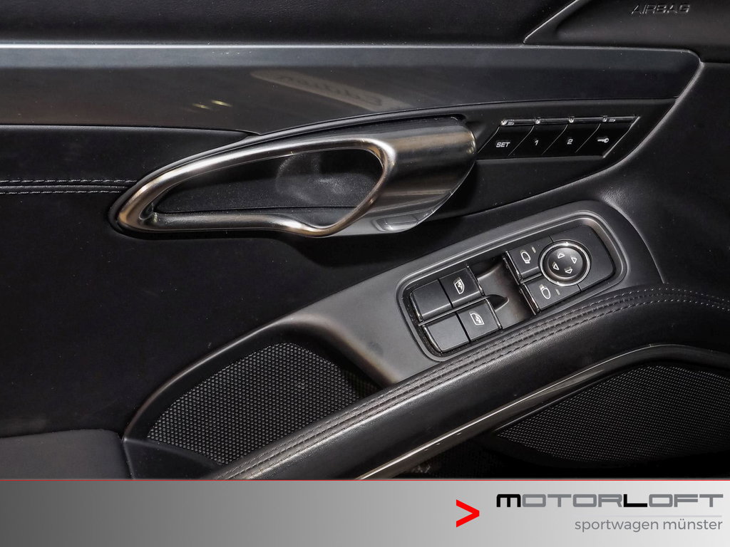 Porsche 991 Carrera 4 Black Edition