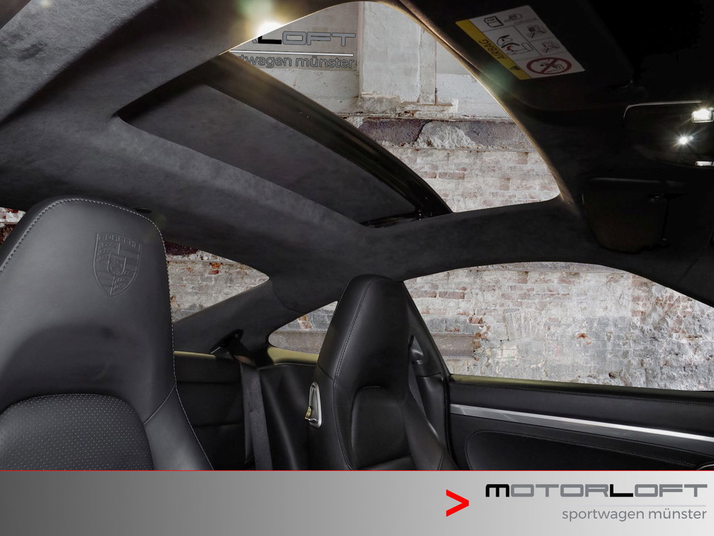 Porsche 991 Carrera 4 Black Edition