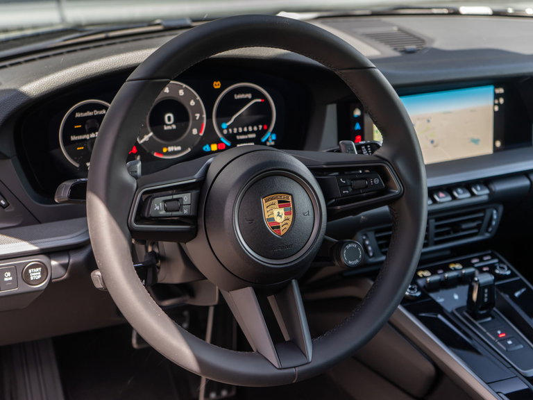 Porsche 992 Carrera