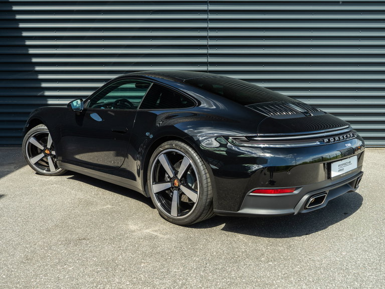 Porsche 992 Carrera