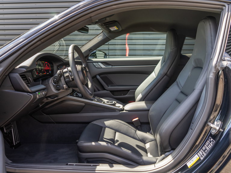 Porsche 992 Carrera