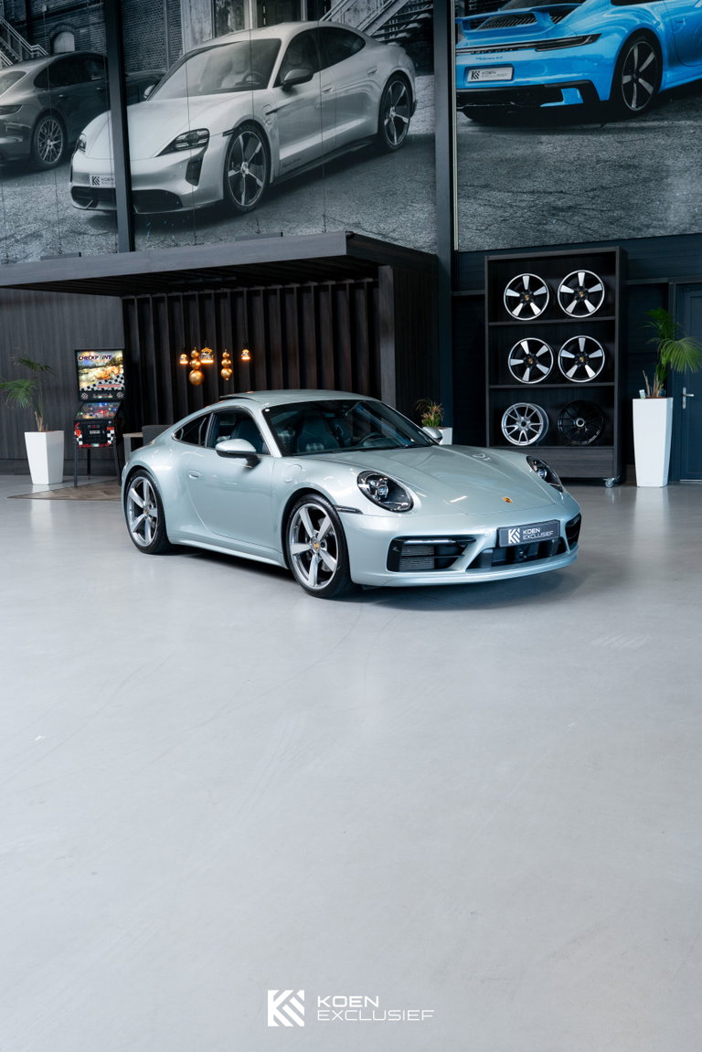 Porsche 992 Carrera 4S
