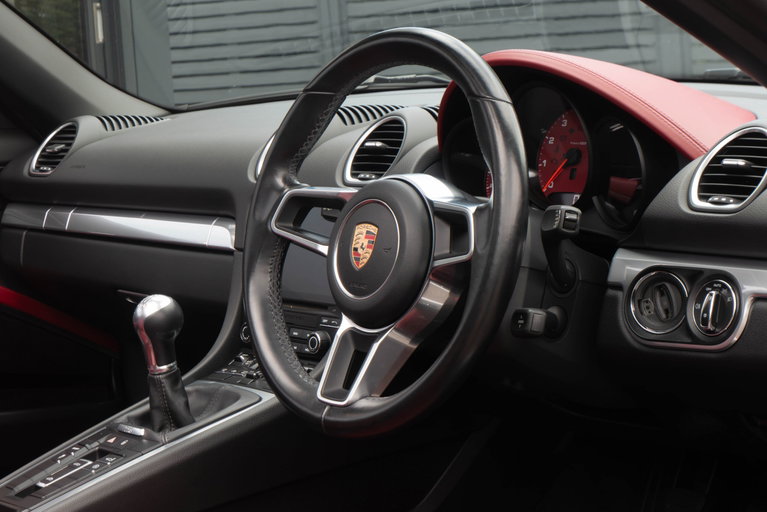 Porsche 718 Boxster
