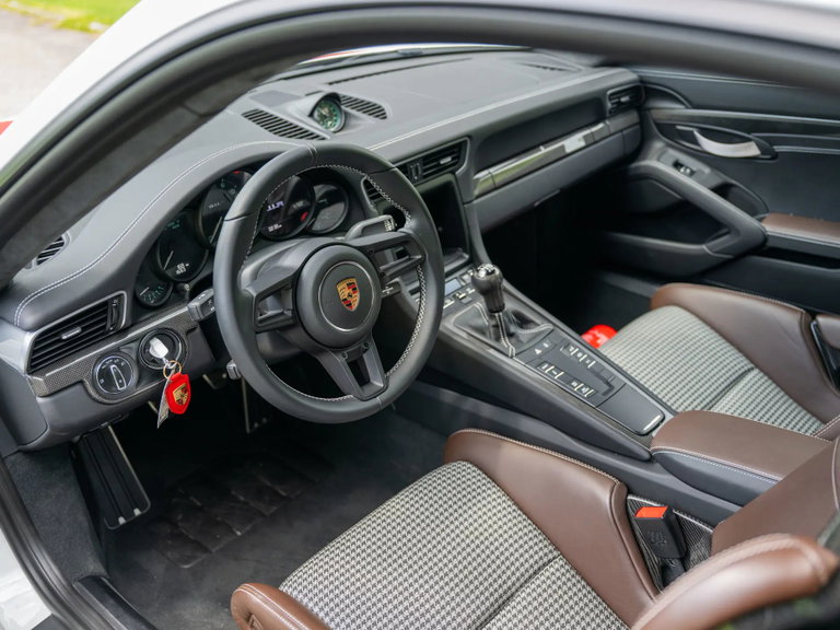 Porsche 911 R