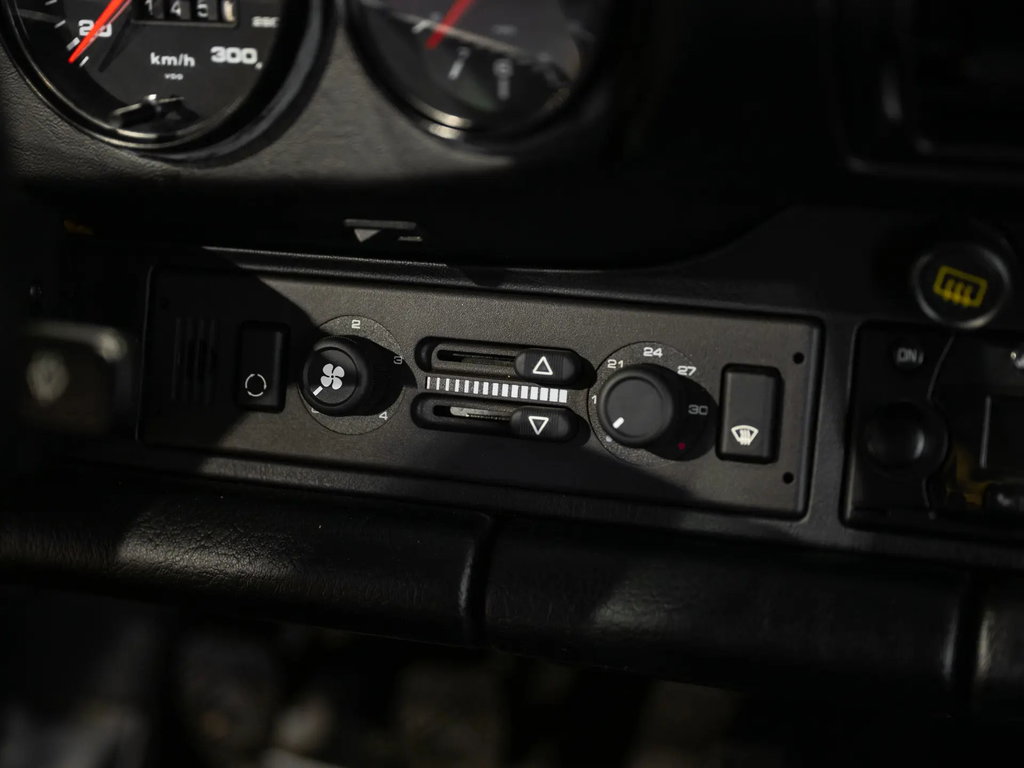 Porsche 964 Carrera RS 3.8