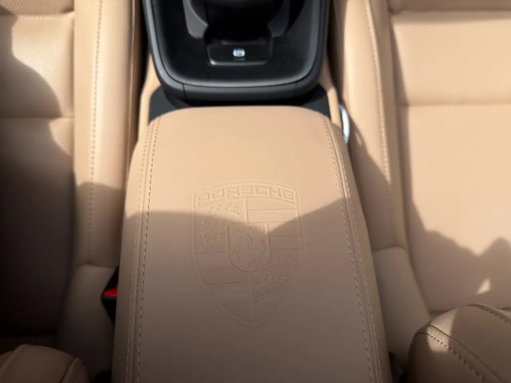 Porsche 992 Carrera GTS