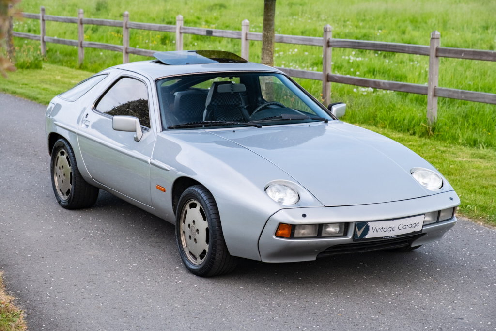 Porsche 928