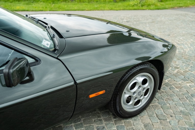 Porsche 928 S