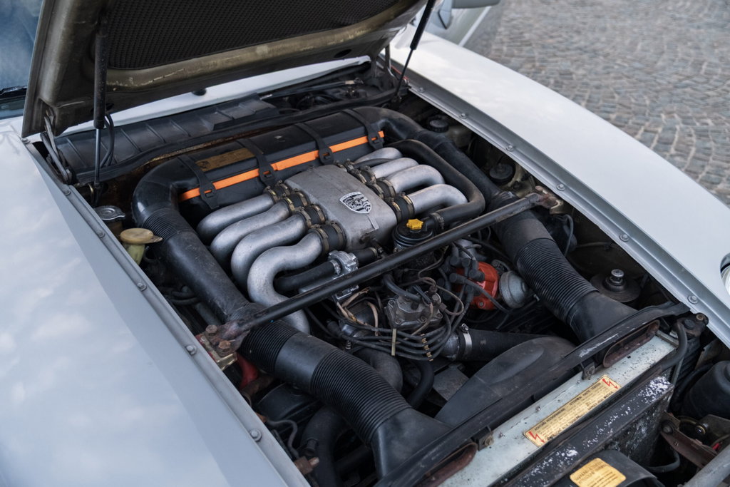 Porsche 928