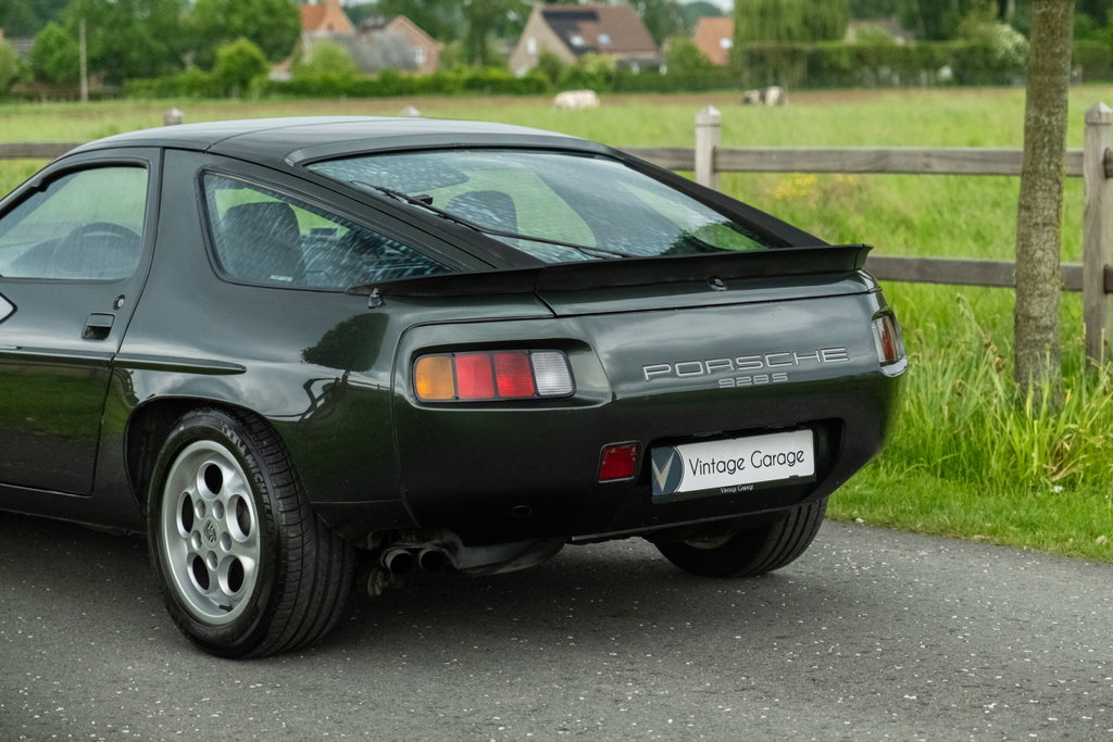 Porsche 928 S