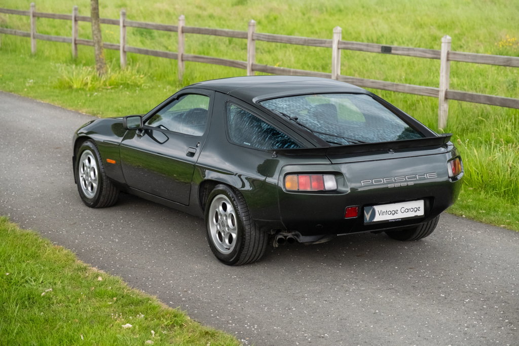 Porsche 928 S