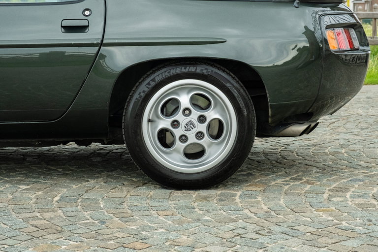 Porsche 928 S