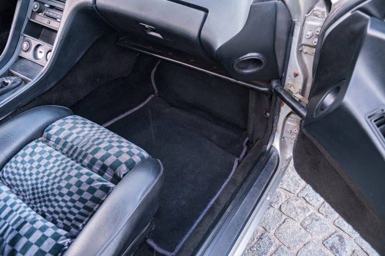 Porsche 928
