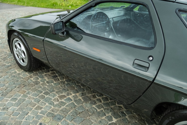 Porsche 928 S