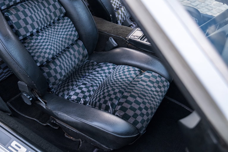 Porsche 928