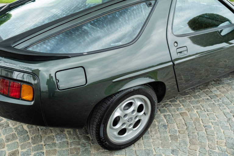 Porsche 928 S