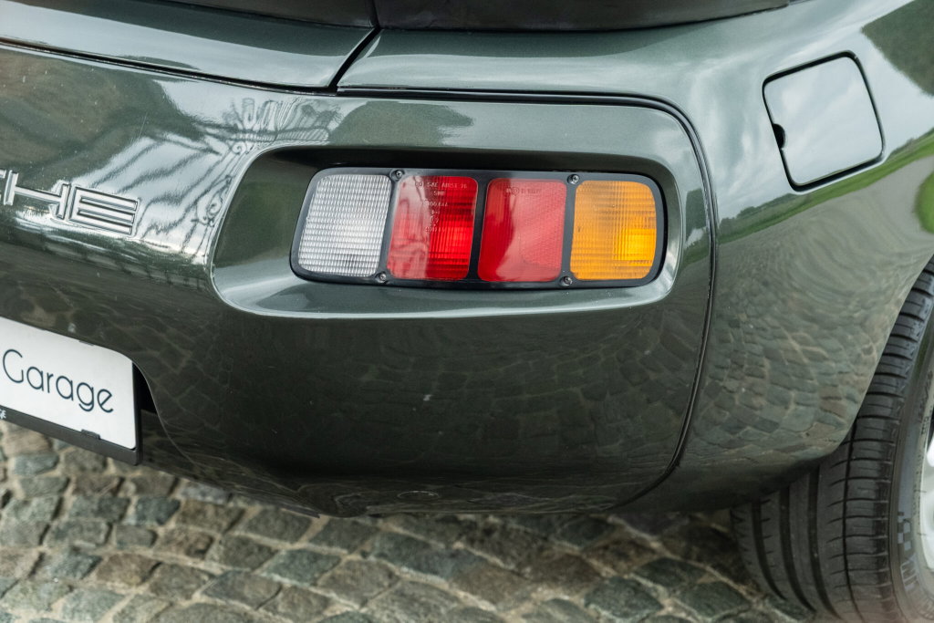 Porsche 928 S