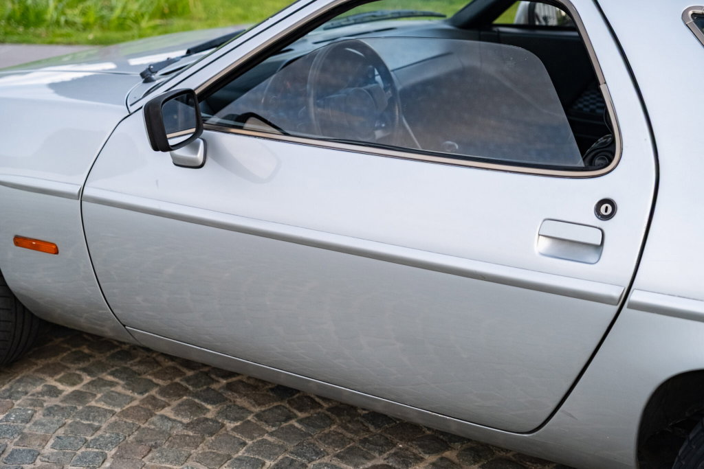 Porsche 928
