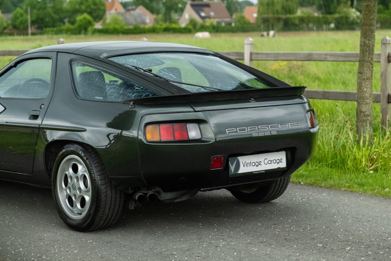 Porsche 928 S