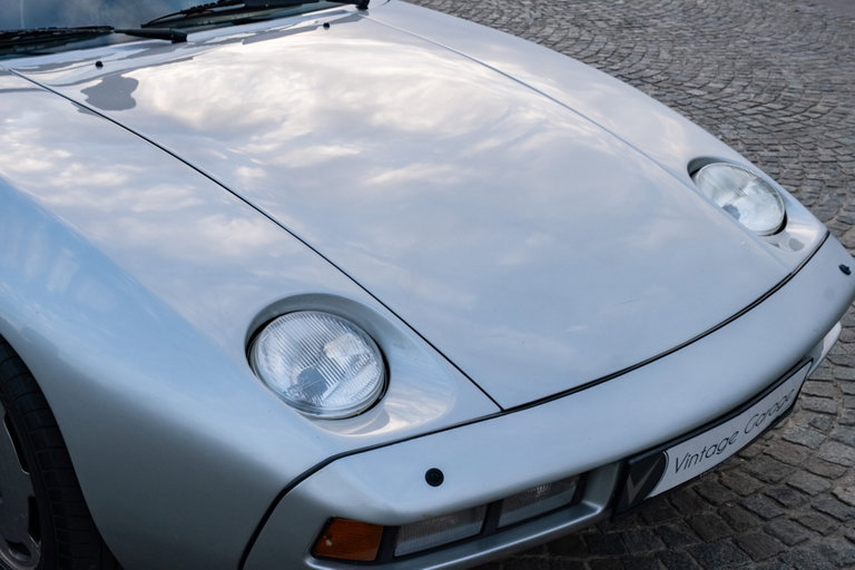 Porsche 928