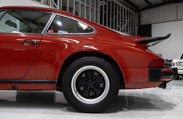 Porsche 911 Carrera (US)