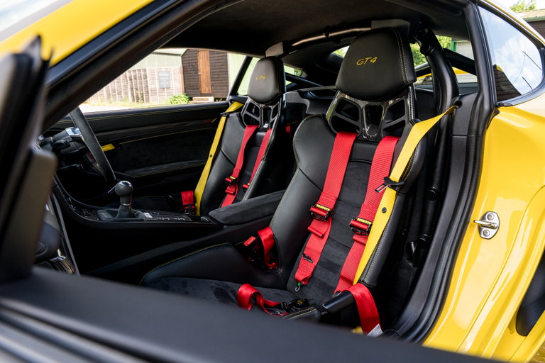 Porsche 981 Cayman GT4