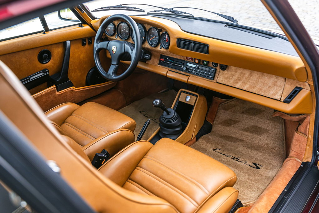 Porsche 911 Turbo 3.3 (US)