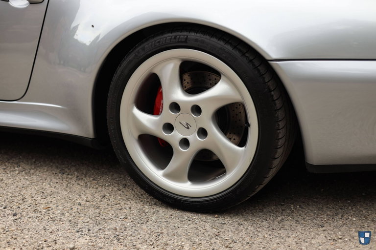 Porsche 993 Carrera 4S