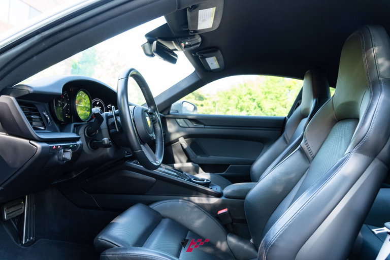 Porsche 992 Carrera GTS