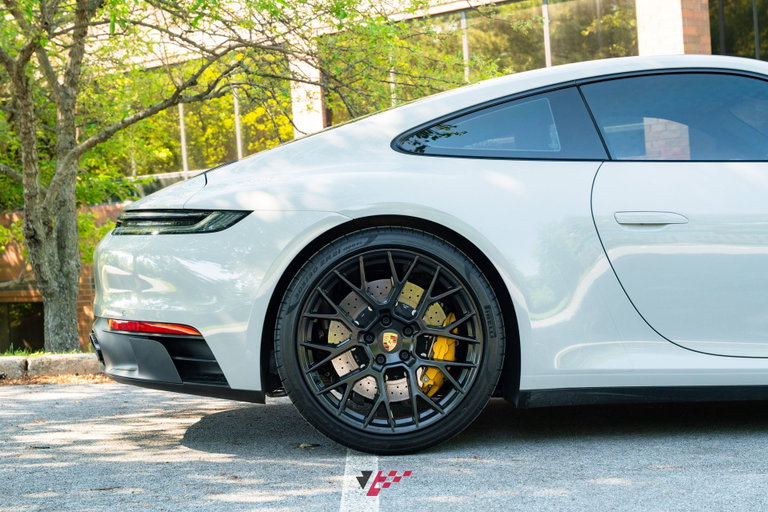 Porsche 992 Carrera GTS