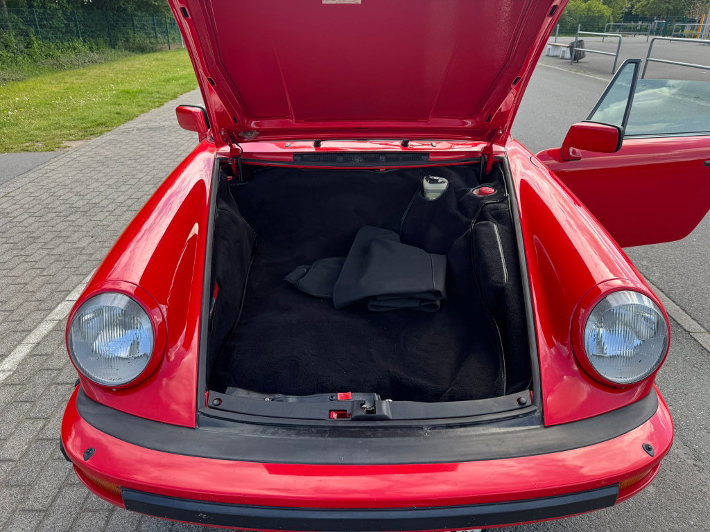 Porsche 911 Carrera 3.2