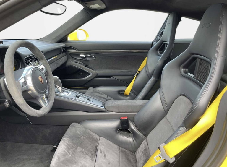 Porsche 991 Carrera 4 GTS