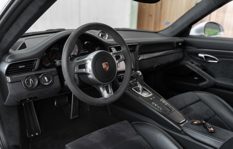 Porsche 991 Carrera 4 GTS