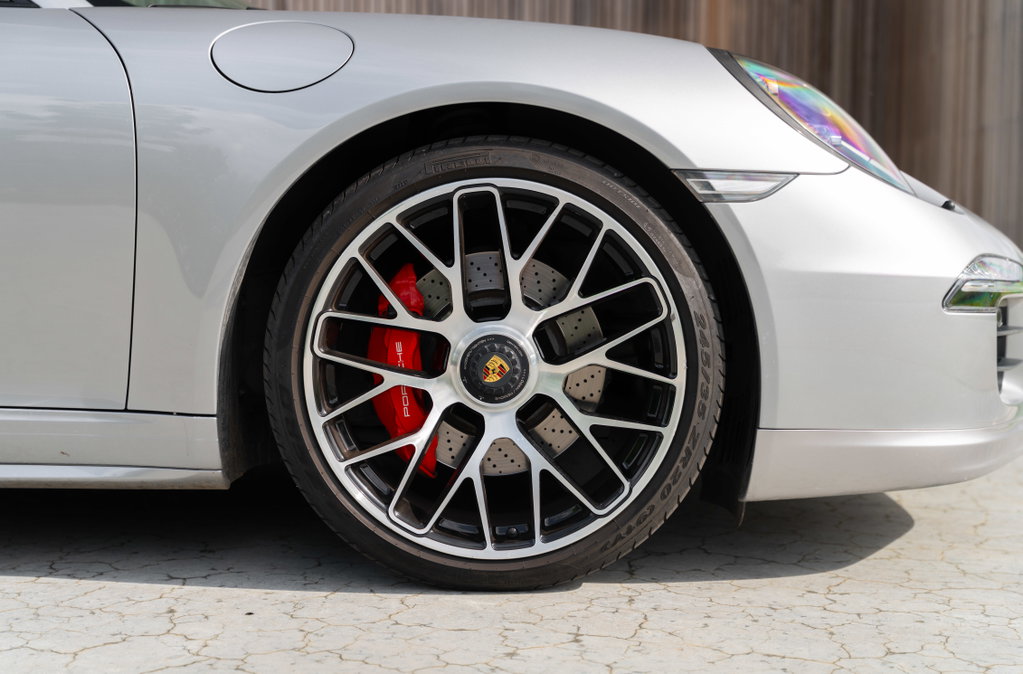 Porsche 991 Carrera 4 GTS