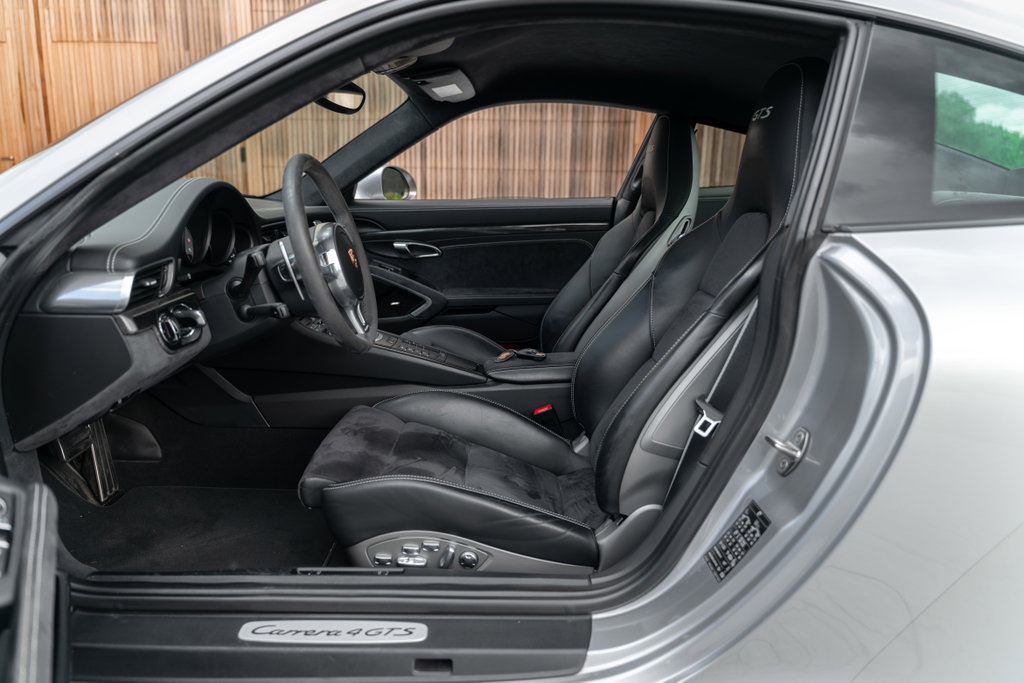 Porsche 991 Carrera 4 GTS
